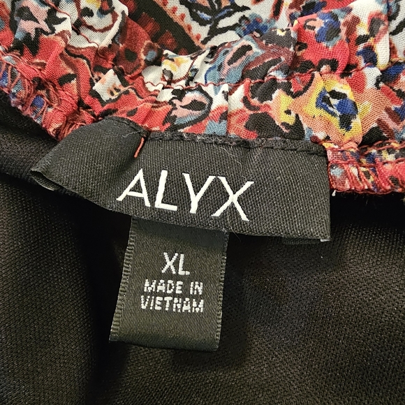 ALYX Women's Pull Over Blouse Size XL - Picture 8 of 11